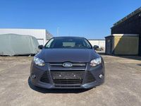 Gebraucht Ford Focus Trend 125 PS (91 kW) 2011 Violet Limousine