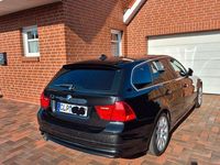 Gebraucht BMW 320 Sport Line 177 PS (130 kW) 2009 Schwarz Kombi
