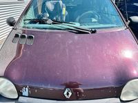 Second-hand Renault Twingo 58 CP (42 kW) 2003 Maro Hatchback