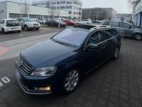 Gebraucht VW Passat Highline 140 PS (102 kW) 2011 Blau Kombi
