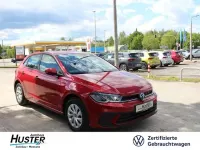 Gebraucht VW Polo Life 80 PS (58 kW) 2025 Kingsred metallic 7343 (metallic) Kleinwagen