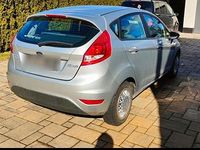 Gebraucht Ford Fiesta 82 PS (60 kW) 2009 Grau Kleinwagen