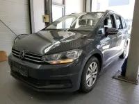 Gebraucht VW Touran Comfortline 122 PS (89 kW) 2021 Uranograu Van / Kleinbus