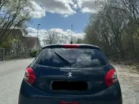 Gebraucht Peugeot 208 Access 68 PS (50 kW) 2015 Kleinwagen
