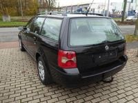 Gebraucht VW Passat Basis 101 PS (74 kW) 2001 Black magic perleffekt Kombi