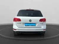 Gebraucht VW Touareg Basis 204 PS (150 kW) 2016 Weiß SUV