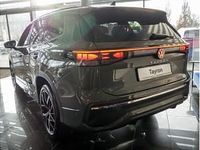 Neu VW Tayron Elegance 204 PS (150 kW) 2026 Grün (cipressinogrün metallic) SUV