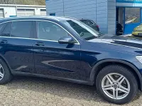 Gebraucht Mercedes GLC300e 306 PS (225 kW) 2021 Cavansitblau metallic SUV