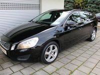 Gebraucht Volvo V60 Momentum 114 PS (83 kW) 2011 Schwarz Kombi
