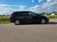 Gebraucht Ford Focus Ambiente 105 PS (77 kW) 2011 Schwarz Limousine