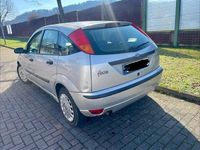 Gebraucht Ford Focus 100 PS (73 kW) 2003 Silber Limousine