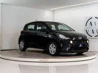 Gebraucht Hyundai i10 Comfort 67 PS (49 kW) 2021 Schwarz Kleinwagen
