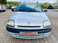 Gebraucht Renault Clio 58 PS (42 kW) 2000 Silber