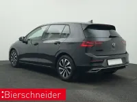 Gebraucht VW Golf VIII Active 150 PS (110 kW) 2023 Schwarz Limousine