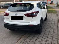 gebraucht Nissan Qashqai 1.3 DIG-T SHIRO