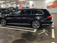 Gebraucht VW Passat Highline 150 PS (110 kW) 2015 Schwarz Kombi