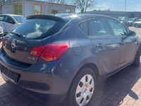 Gebraucht Opel Astra Cosmo 101 PS (74 kW) 2010 Grau Limousine