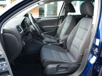 gebraucht VW Golf VI 1.6 TDI DPF Style Standhzg. SHZ AHK 8 Reifen