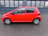 Gebraucht Toyota Aygo 68 PS (50 kW) 2007 Rot Kleinwagen