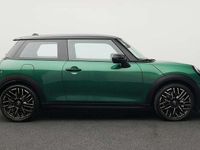 Gebraucht Mini Cooper Favoured 156 PS (114 kW) 2024 Grün Kleinwagen