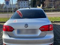 Gebraucht VW Jetta 105 PS (77 kW) 2011 Silber Limousine