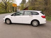 Używany Opel Astra Edition 140 KM (102 kW) 2014 Biały Kombi