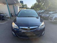Używany Opel Astra 101 KM (74 kW) 2011 Niebieski Sedan/Limuzyna