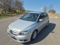 Gebraucht Mercedes B180 109 PS (80 kW) 2014 Silber Van / Kleinbus