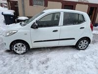Gebraucht Hyundai i10 69 PS (50 kW) 2011 Weiß Kleinwagen