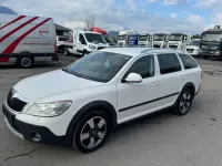 Gebraucht Skoda Octavia Scout 4x4 140 PS (102 kW) 2013 Weiß Kombi