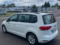 Gebraucht VW Touran 116 PS (85 kW) 2018 Weiß Van / Kleinbus