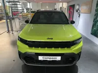 Neu Jeep Compass 145 PS (106 kW) 2026 Grün SUV