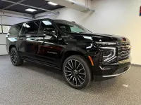 Neu Chevrolet Suburban 426 PS (313 kW) 2026 Schwarz SUV