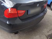 Gebraucht BMW 318 143 PS (105 kW) 2011 Schwarz Limousine