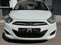 Gebraucht Hyundai i10 Edition 69 PS (50 kW) 2013 Weiß Kleinwagen