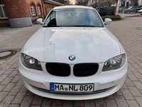 Gebraucht BMW 116 122 PS (89 kW) 2011 Weiß Kleinwagen