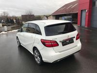 Gebraucht Mercedes B200 156 PS (114 kW) 2014 Weiß Van / Kleinbus
