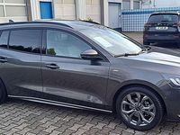 Gebraucht Ford Focus ST-Line X 116 PS (85 kW) 2025 Grau Kombi