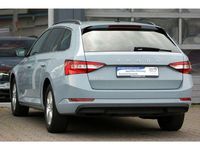 Gebraucht Skoda Superb Ambition 150 PS (110 kW) 2022 Platingrau metallic (metallic) Kombi