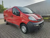 Second-hand Opel Vivaro 82 CP (60 kW) 2004 Roșu Monovolum