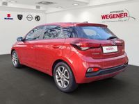 Gebraucht Hyundai i20 Trend 101 PS (74 kW) 2018 Red passion / mic Limousine