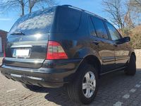 Gebraucht Mercedes ML270 163 PS (119 kW) 2004 Schwarz SUV