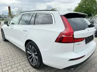 Gebraucht Volvo V60 Momentum 163 PS (119 kW) 2021 Weiß Kombi