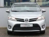 Gebraucht Toyota Verso 147 PS (108 kW) 2015 Silber Van / Kleinbus