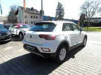 Gebraucht VW T-Roc Life 150 PS (110 kW) 2023 Pure white SUV