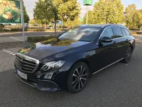 Używany Mercedes E220 194 KM (142 kW) 2019 Niebieski Sedan/Limuzyna