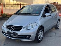 Gebraucht Mercedes A160 95 PS (69 kW) 2012 Silber Limousine