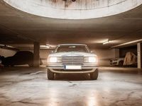 Gebraucht Mercedes 230 136 PS (100 kW) 1981 Beige Coupé