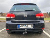 Gebraucht VW Golf VI 105 PS (77 kW) 2011 Schwarz Kleinwagen