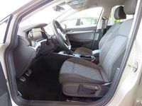 Gebraucht VW Golf VIII Move 110 PS (80 kW) 2024 Ivory silver metallic Kombi